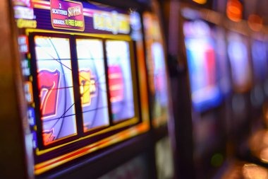 Wolf Gold slot reels on mpo atm showing wolf symbol and scatter symbols